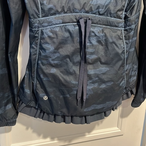 Lululemon Spring Fling Puffy Windbreaker - Picture 9 of 9